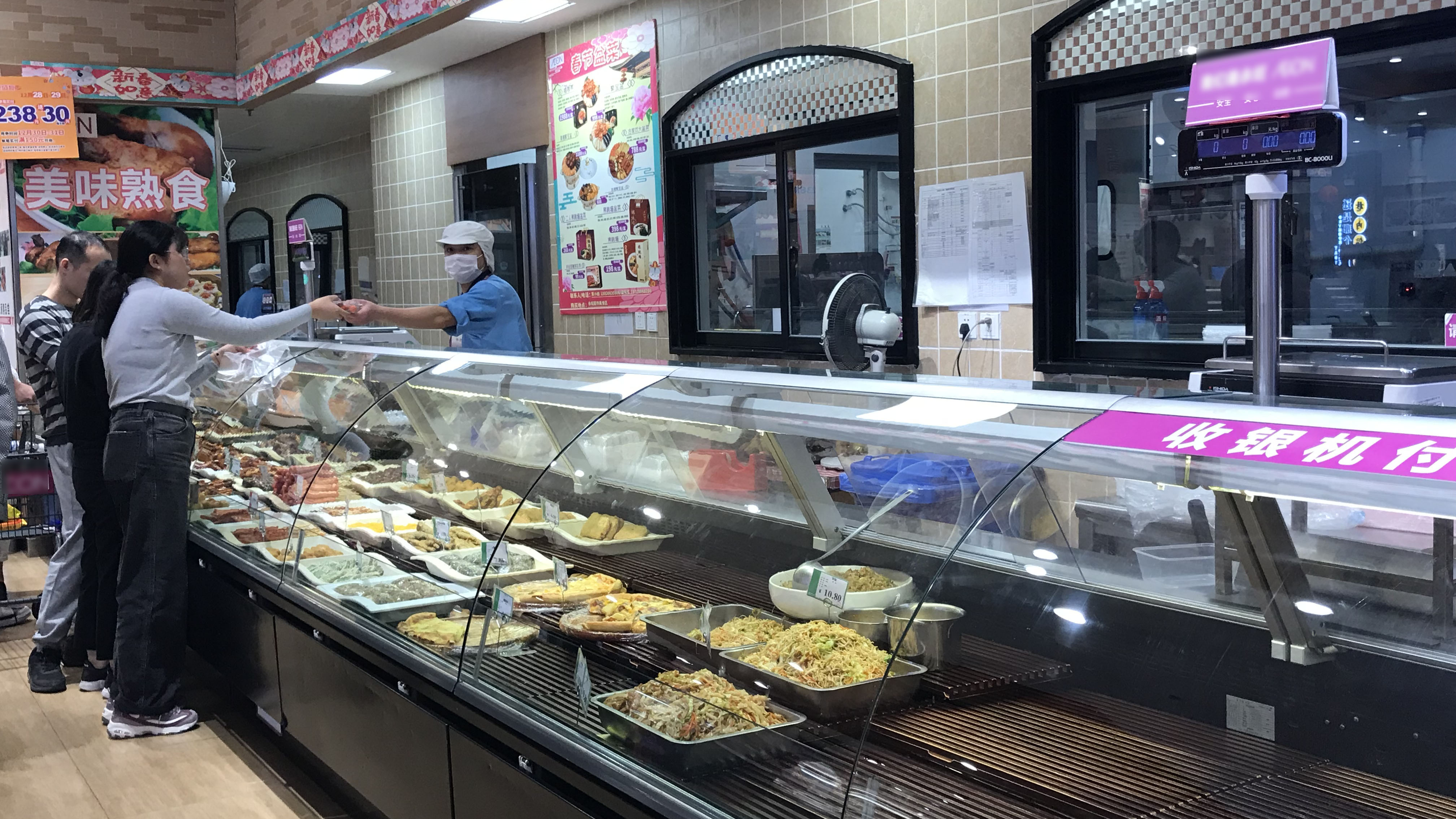 面包加工区的洗手烘干消毒机应用