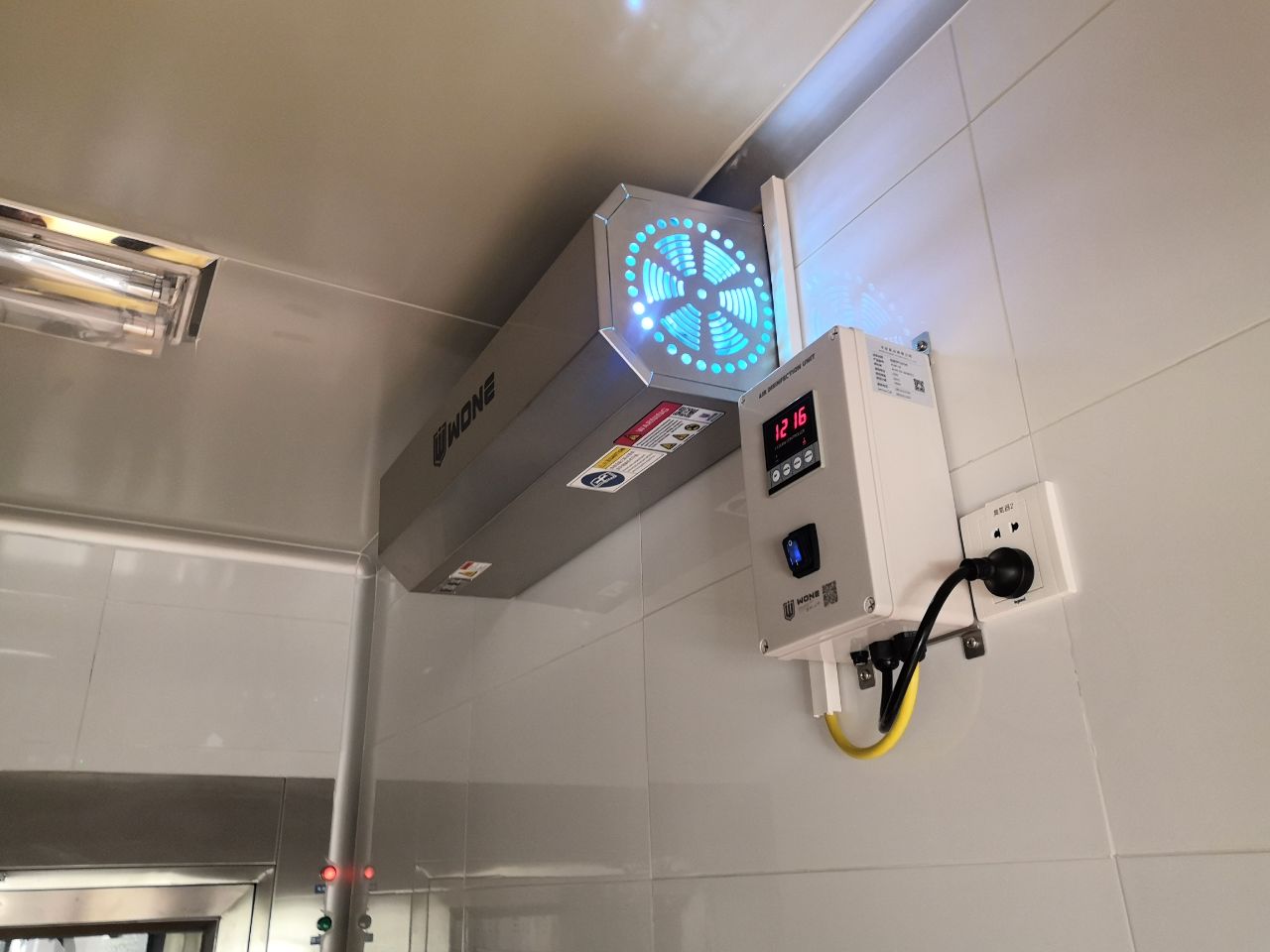 墙挂紫外线臭氧空气消毒机