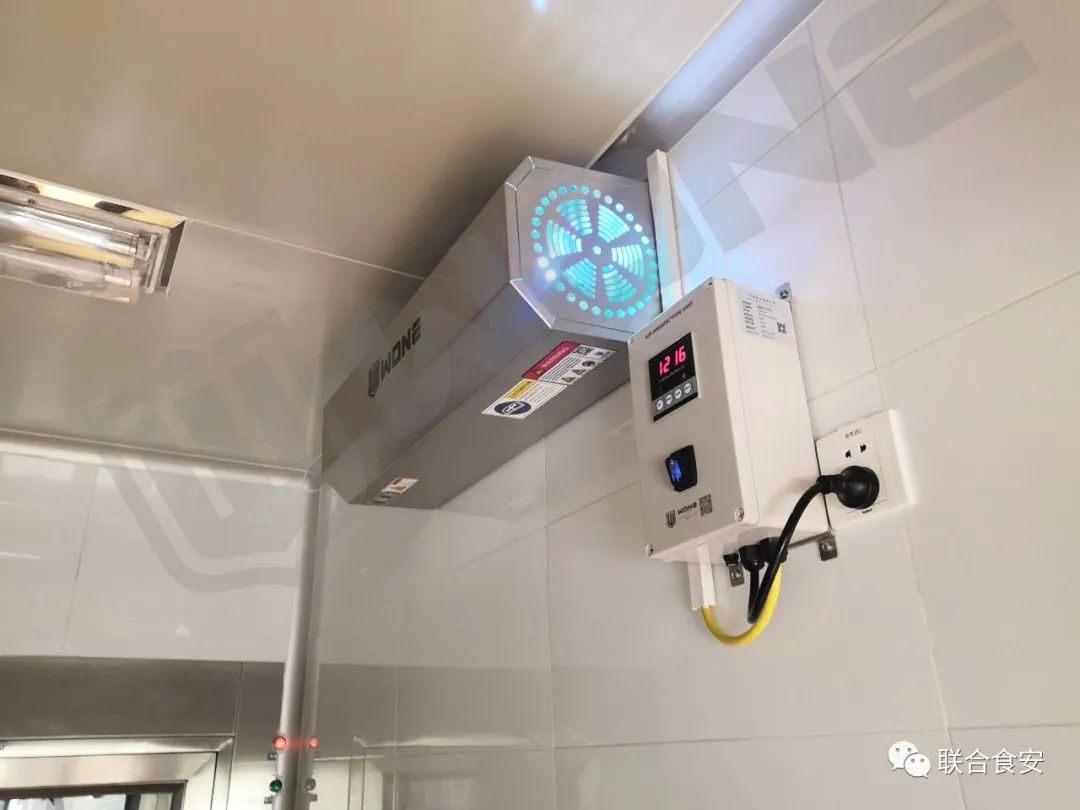 墙挂空气消毒机